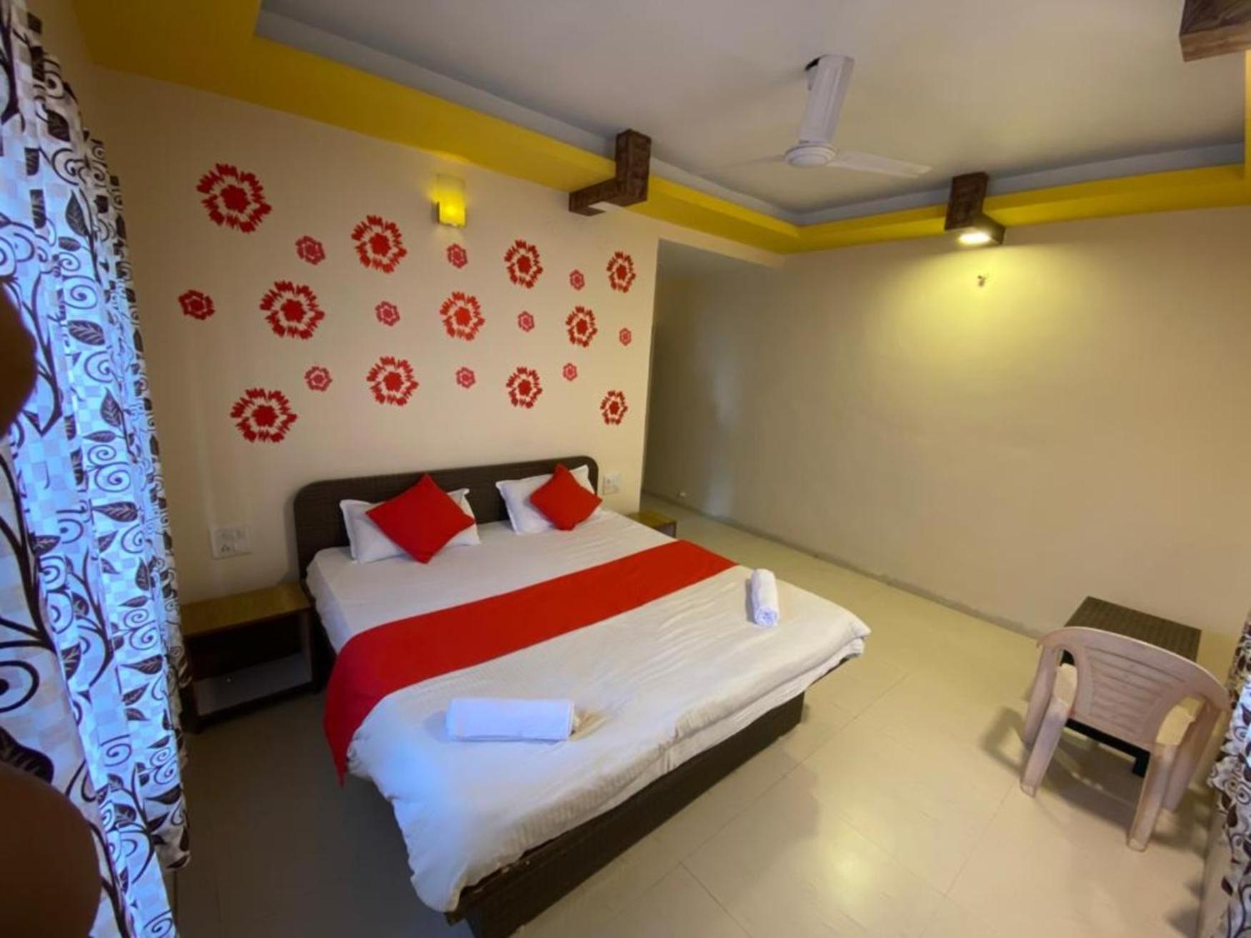 Hotel Twilight House Mahābaleshwar Exteriör bild