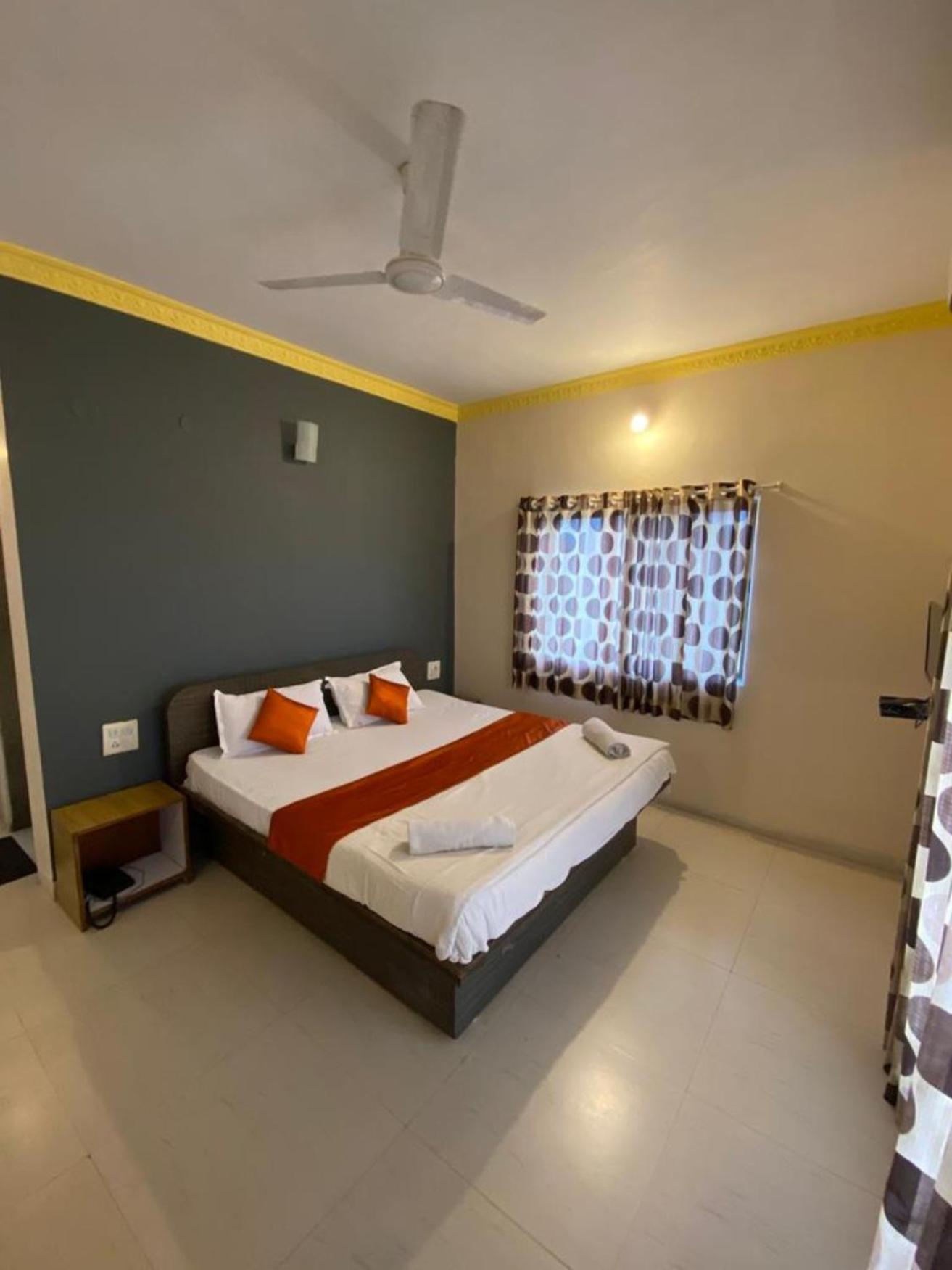 Hotel Twilight House Mahābaleshwar Exteriör bild