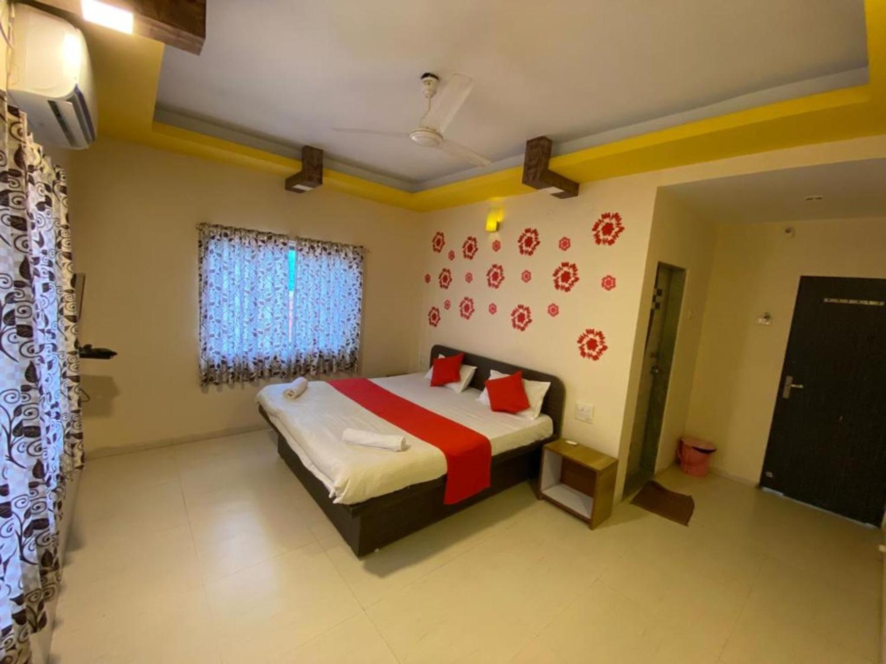 Hotel Twilight House Mahābaleshwar Exteriör bild